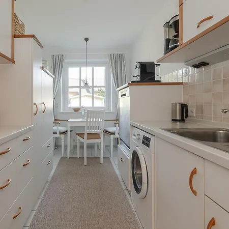 Admirals Nest Apartmán *