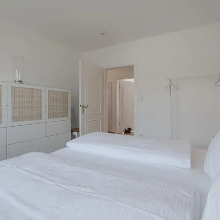 Daire Admirals Nest