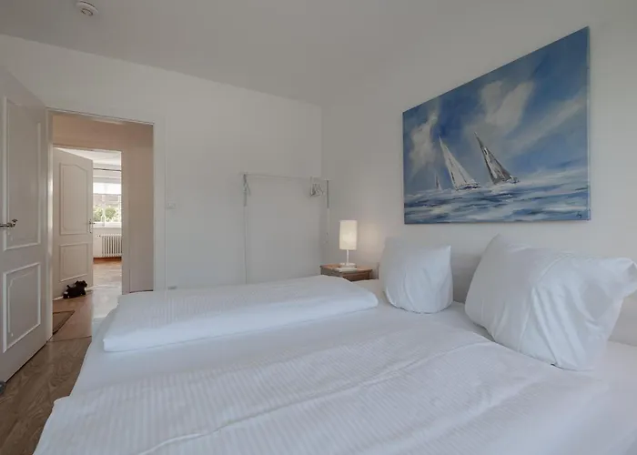 Admirals Nest * ليست